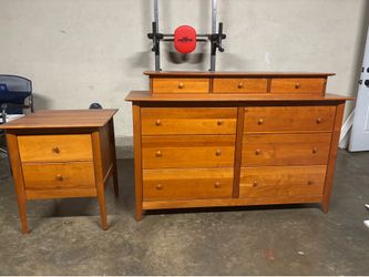 Natural Cherry Dresser/ Nightstand set