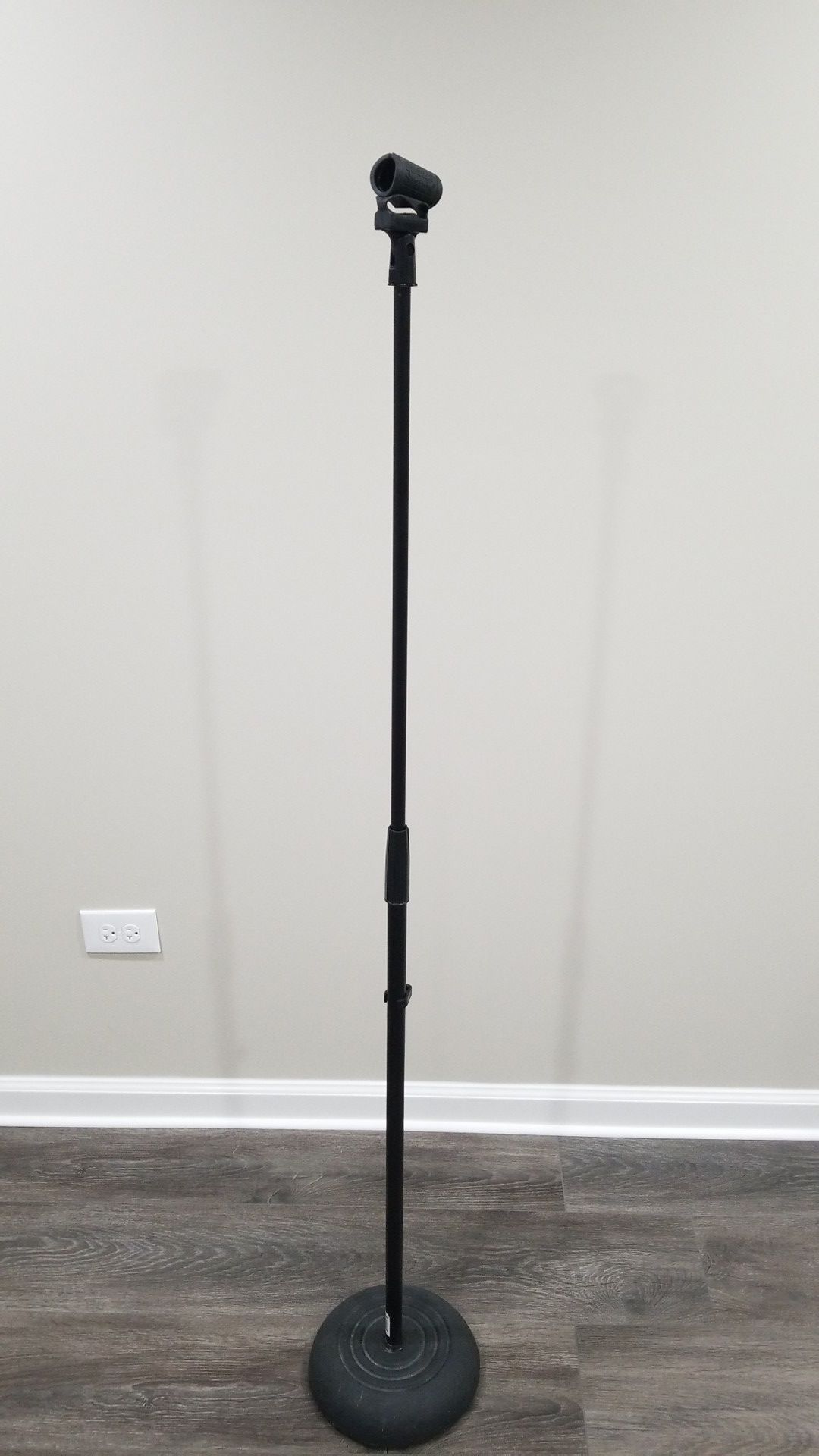 MICROPHONE STAND adjustable