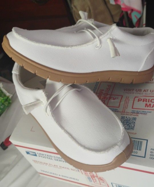 Unisex Size 8 In Mens But Are A 9 In Womens