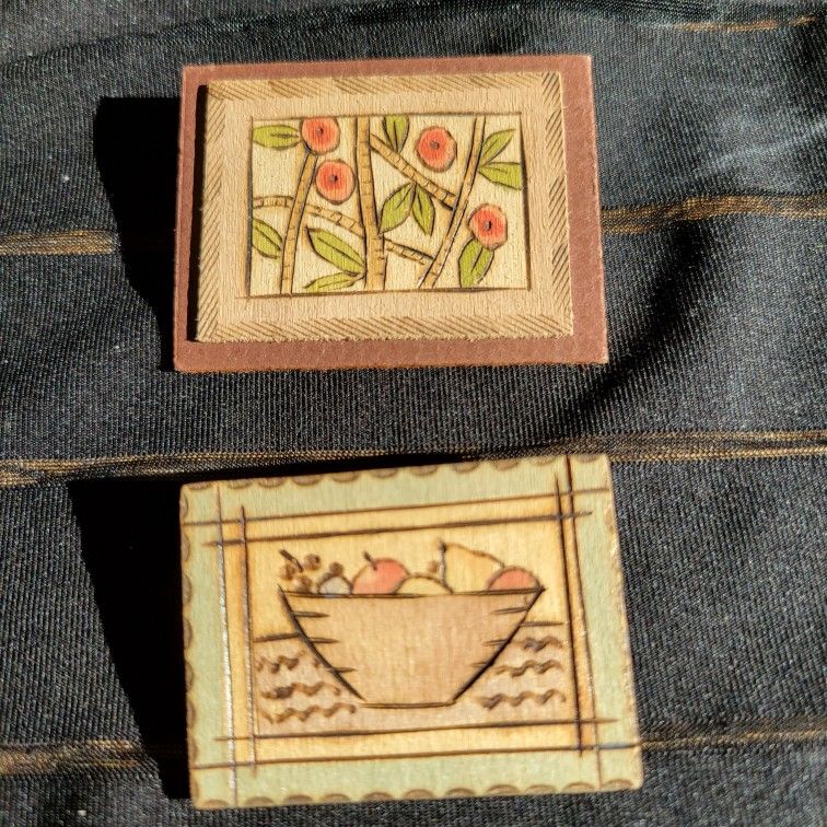 Vintage Pair Of Handmade Wooden Brooches Pat Brown Fruit Bowl & Flowers