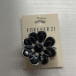 Forever 21 black and silver flower ring
