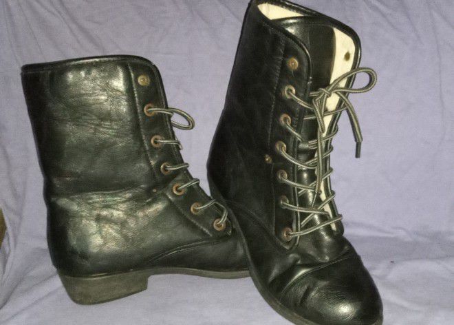 Women's Leather Riding Boots for Sale in Akron, OH - OfferUp