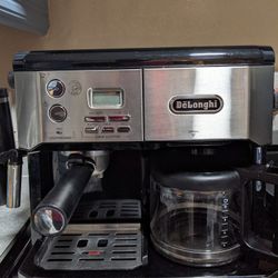 De'Longhi BCO430 Combination Pump Espresso and 10-Cup Drip Coffee Machine. 