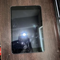 Ipad Mini 2nd gen with logitech keyboard 32gb