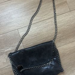 Black crossbody $25