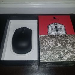Darmoshark M5-4k Tri-mode Mouse