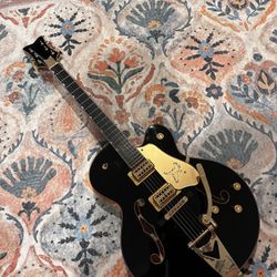 2025 Gretsch Synchromatic falcon W/ bigsby & Case