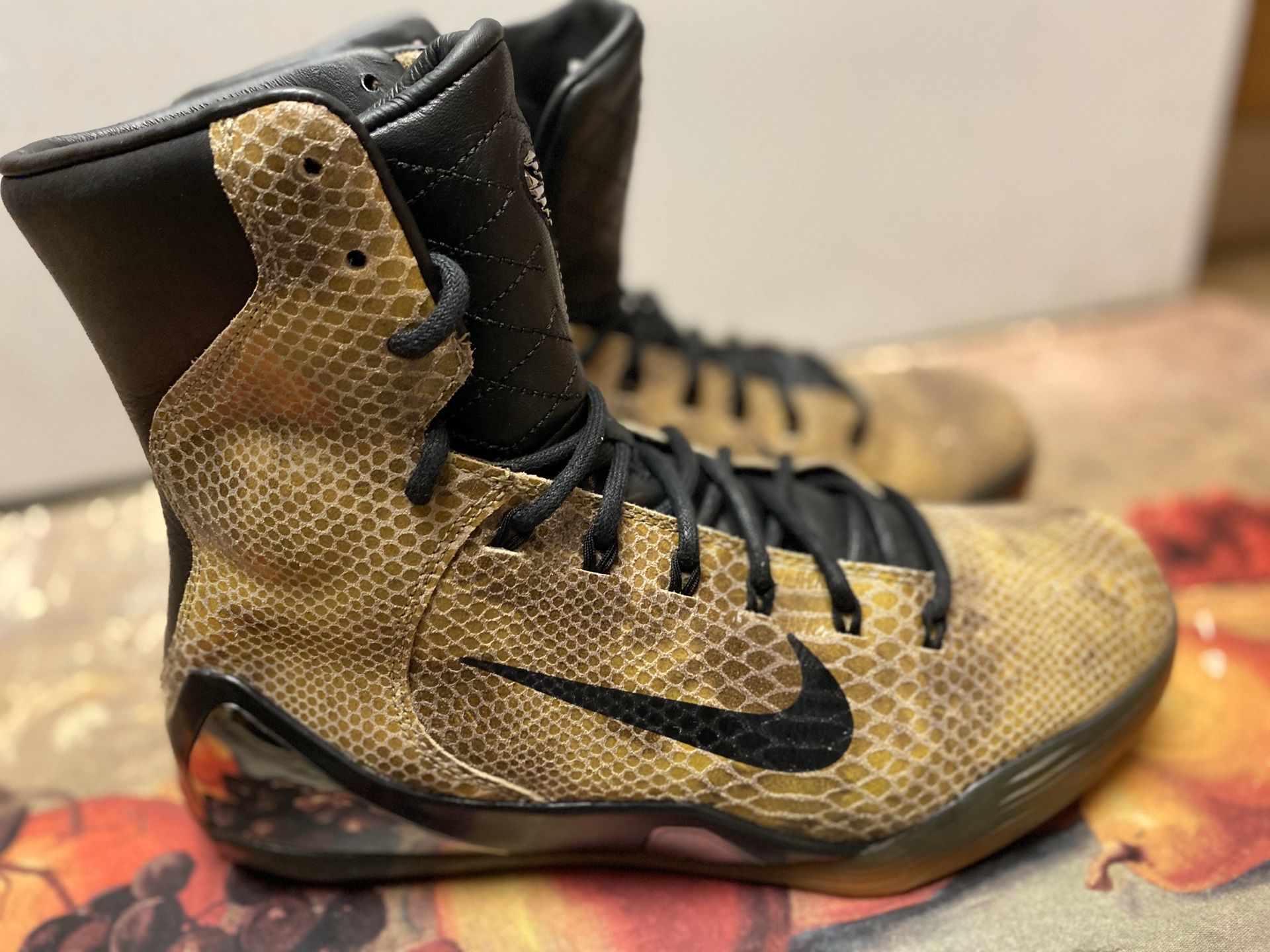 Kobe 9 snakeskin ext sz 9.5