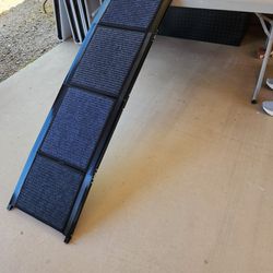 5 Ft Folding Dog Ramp Carpeted