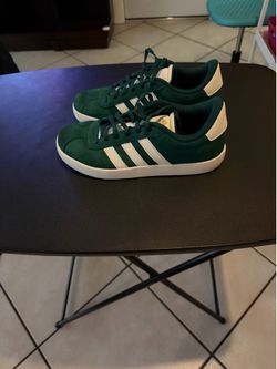 Adidas like new condition, size 4 1/2