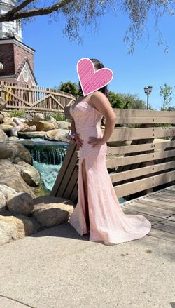 $140- USED PROM DRESS SIZE 6 Light/soft PINK 