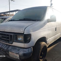 2003 Ford E150 van for Parts