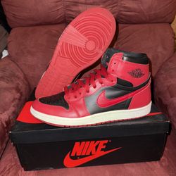 Jordan 1 Varsity Red Size 9.5