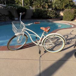 White Cruiser Bicycle