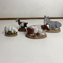 4 Vintage Atlantic mold figurines