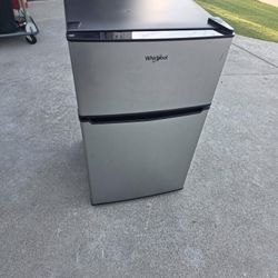 Whirlpool Small Refrigerator 