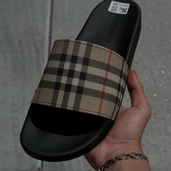 BURBERRY SLIDES