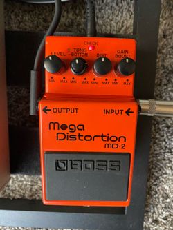 Boss Mega Distortion MD-2