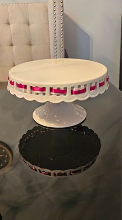 Withe Ceramic Cake Stand With Red Ribbon