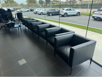 Walter Knoll Foster Armchair