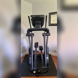 NordicTrack Freestride Trainer FS10i, Like New, Adjustable Stride – Pompano Beach, FL