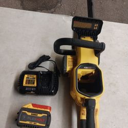 DEWALT FLEXVOLT CHAINSAW 18IN WITH BATTERY 9.0 AND CHARGER 