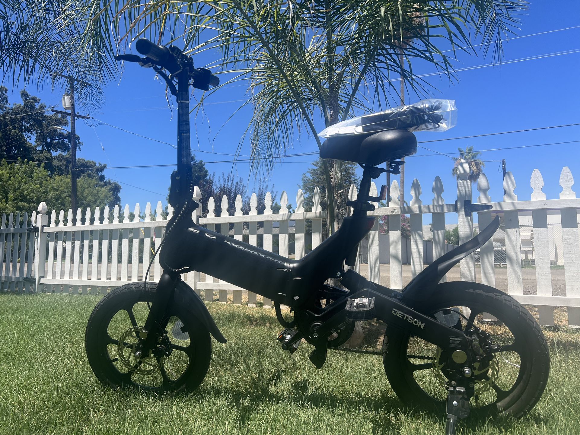 Jetson Haze Ebike. Charger,key,tools Pump Include ! for Sale in Fresno