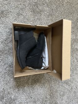 UGG - Women Aureo II Boots Size 7