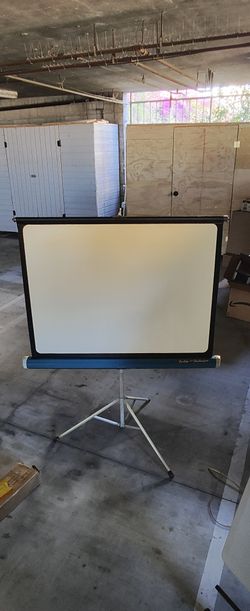 Vintage Challenger Pop Up Projector Screen Nostalgic