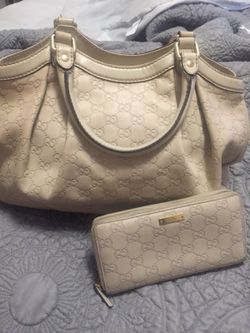 Authentic Gucci Purse and wallet