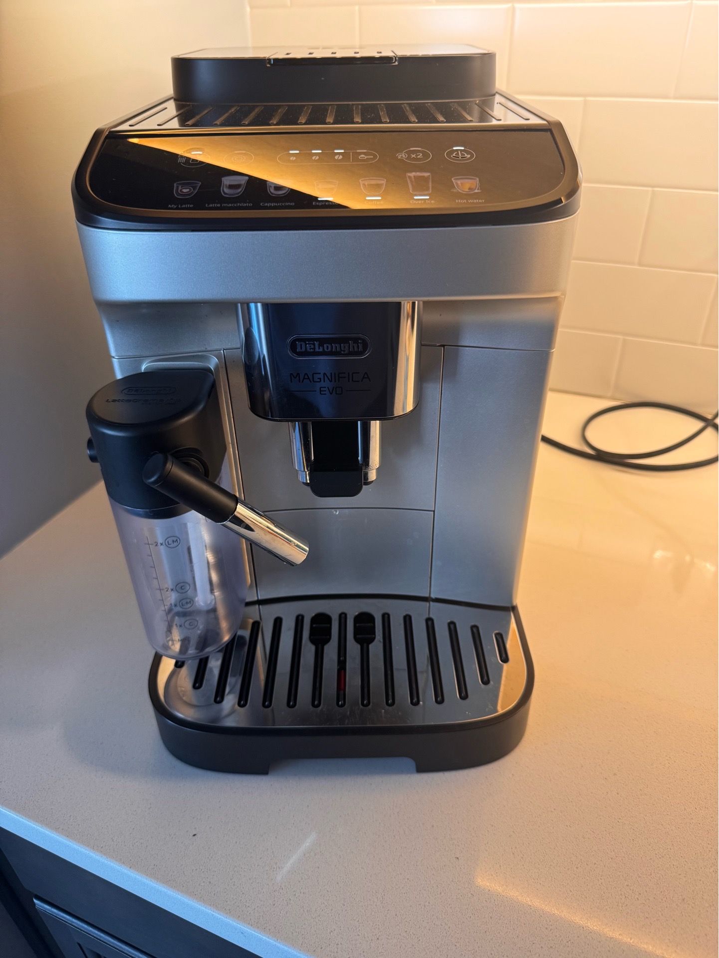 Delonghi Magnifica EVO coffee/expresso machine