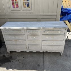 Gorgeous Antique Dresser   Need To Be Painting  