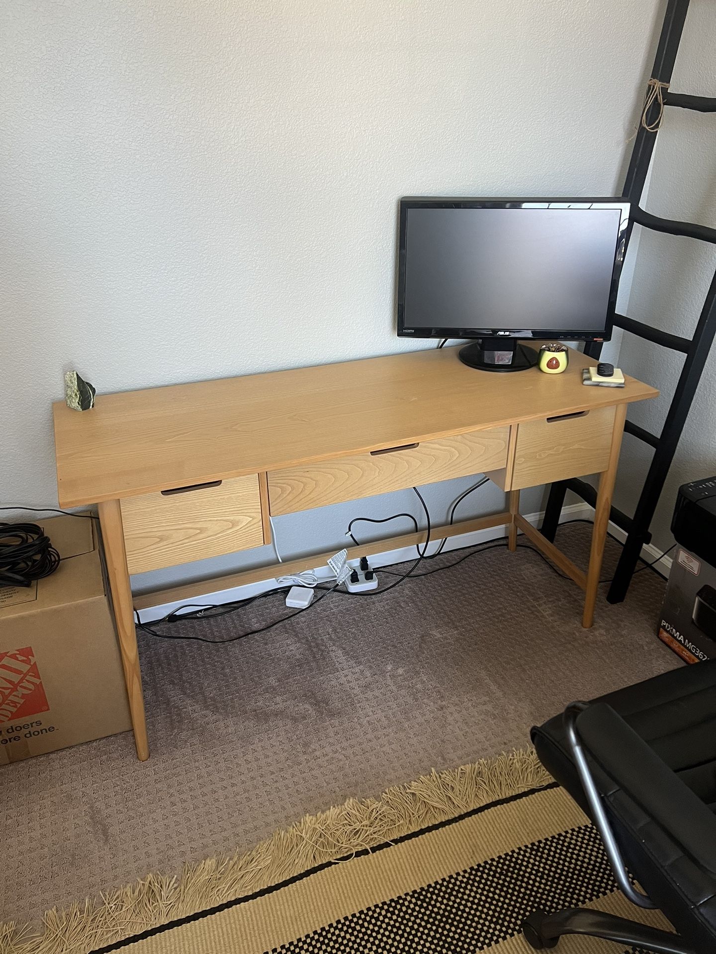 Office Desk For Sale, Great Condition!!