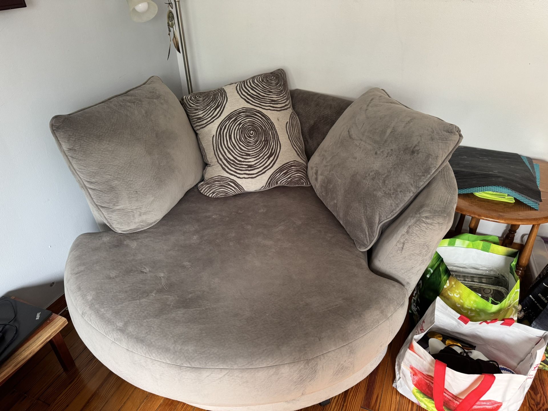 Free Rotating Chair