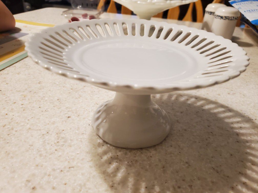 8" White Porcelain Pedestal Dish Godinger & Co. 