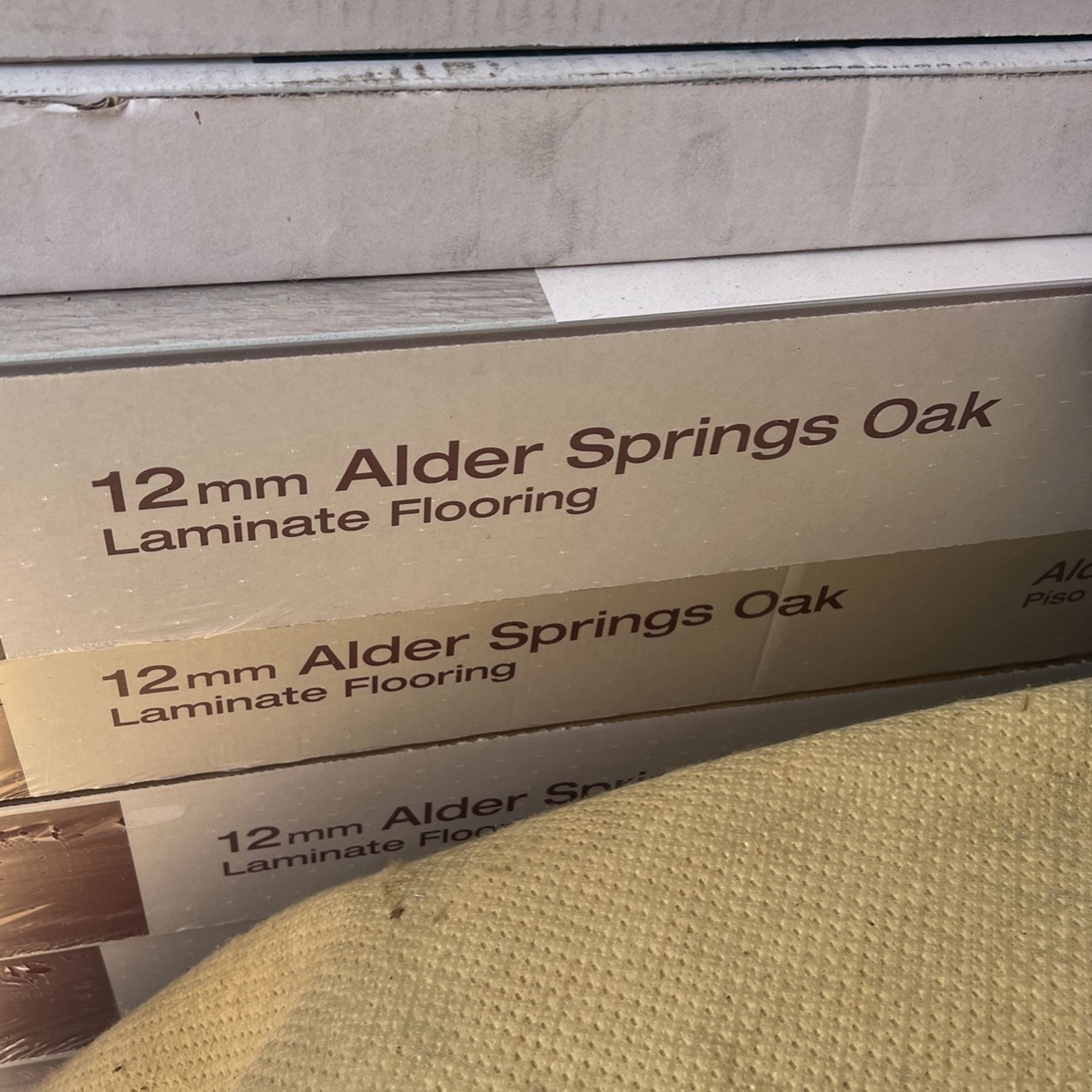 Alder Springs Oak 12 mm T x 6.3 in. W Laminate Wood Flooring (17.7 sqft/case)
