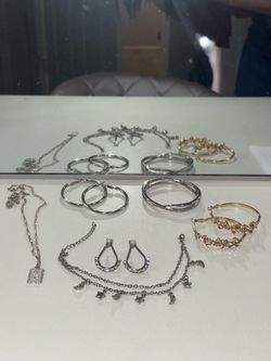 Guess bag jewelry lot