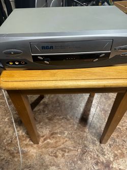 Working VCR by RCA . Tested . No Remote 4 Heads