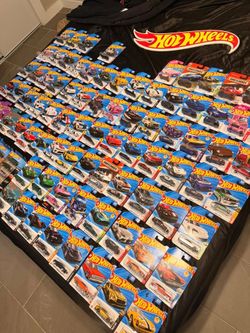 Hot Wheels & Matchbox Die-Cast Car Collection