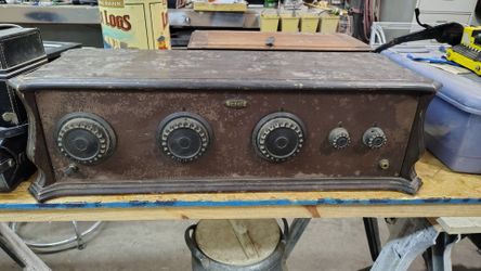 Vintage Sonora radio reciever