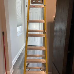 6ft Wooden Step Ladder Type III 200lbs