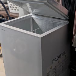 Hisense Freezer white