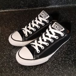 Converse mens 8 Great Condition 