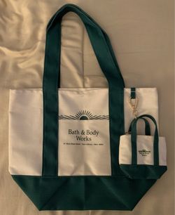 New Exclusive Bath & Body Works Green Canvas Tote & mini bag charm