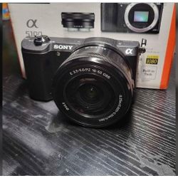 Sony A5100 W/box And Kit Lens
