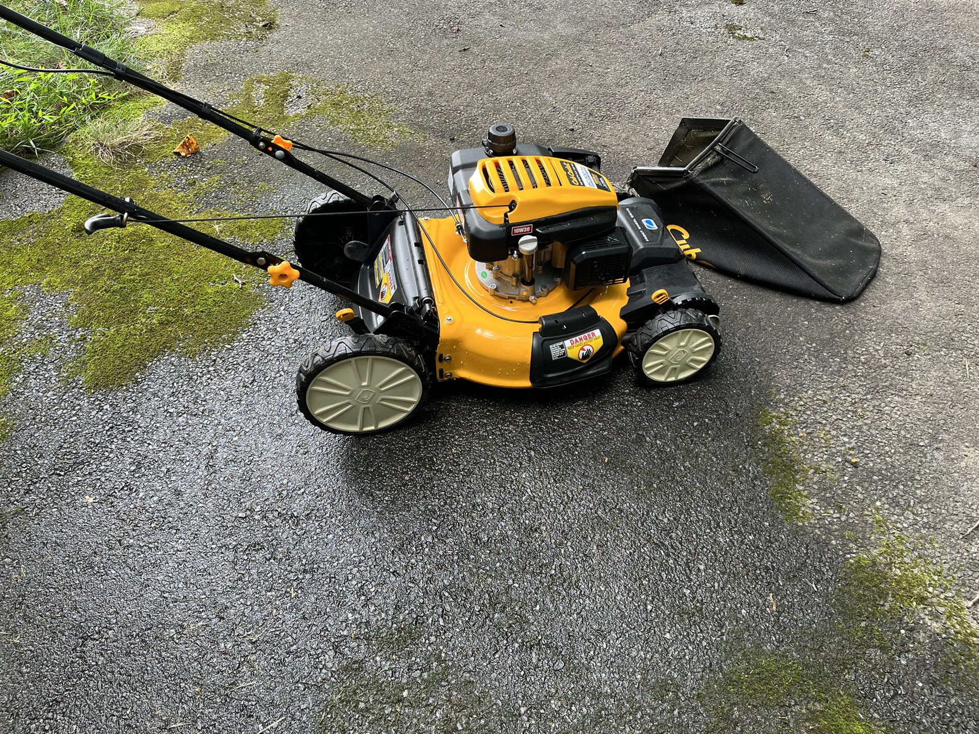 Cub Cadet SC300 hw Lawn Mower