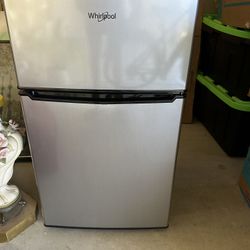 Whirlpool Mini Refrigerator