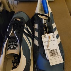 Men Adidas TRX Vintage Sneakers. SIZE US 10