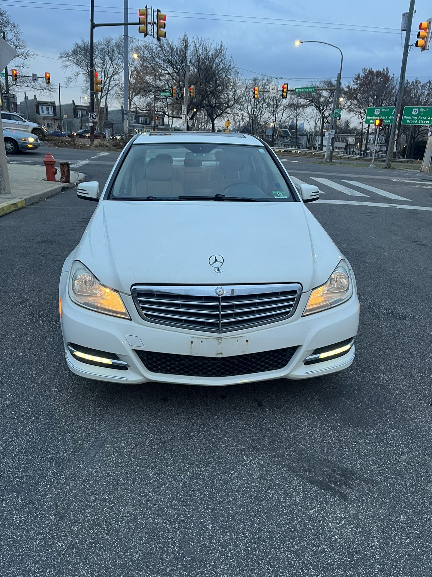 2012 Mercedes Benz C300 4matic ** 3999