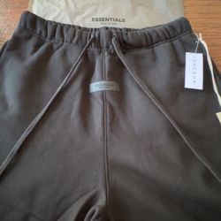 FEAR OF GOD ESSENTIALS